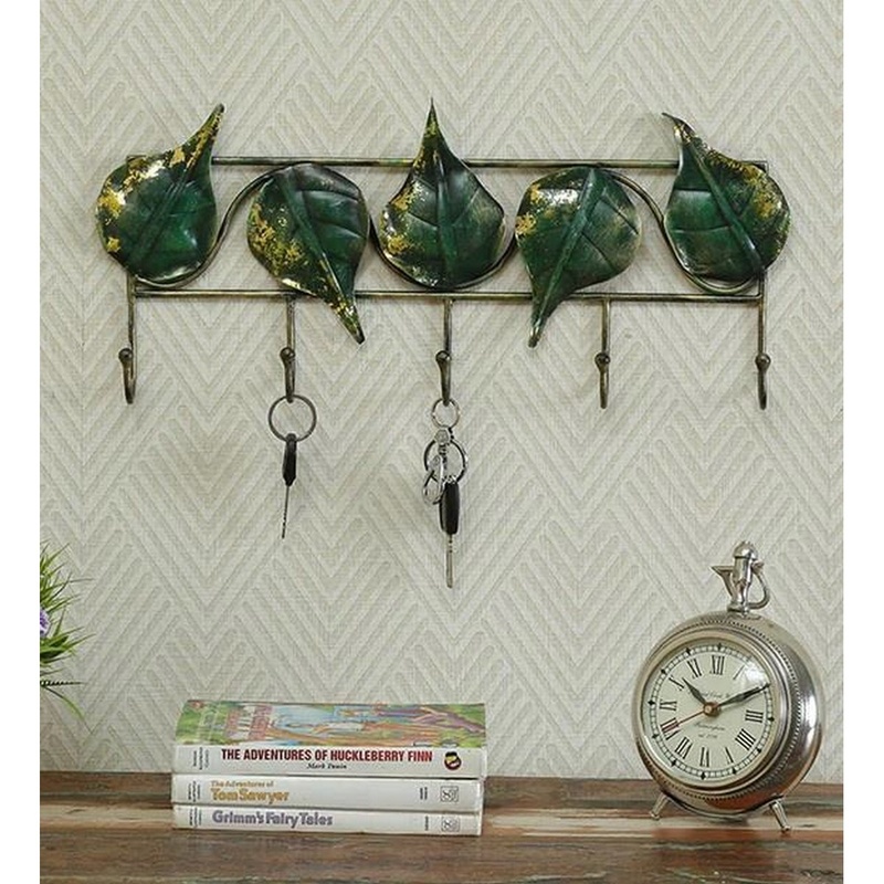 Leaf Shaped Wall Decor with Keys Hanging